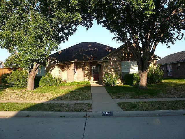 1st image of 967 Camden Dr
