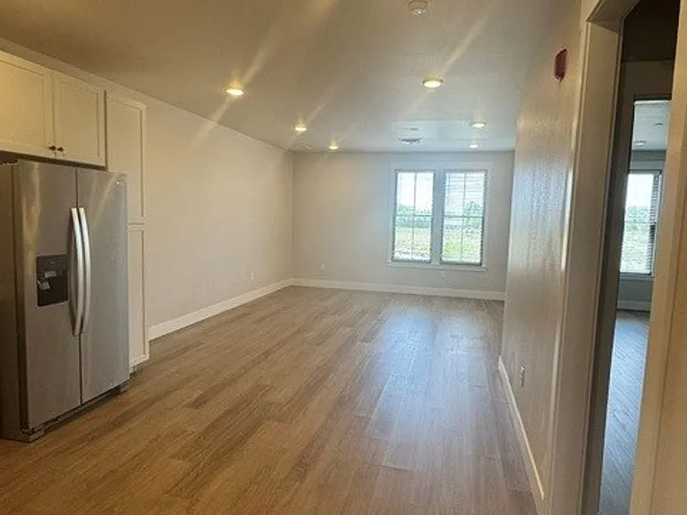 1625 Annafeld Pkwy E — Photo 32