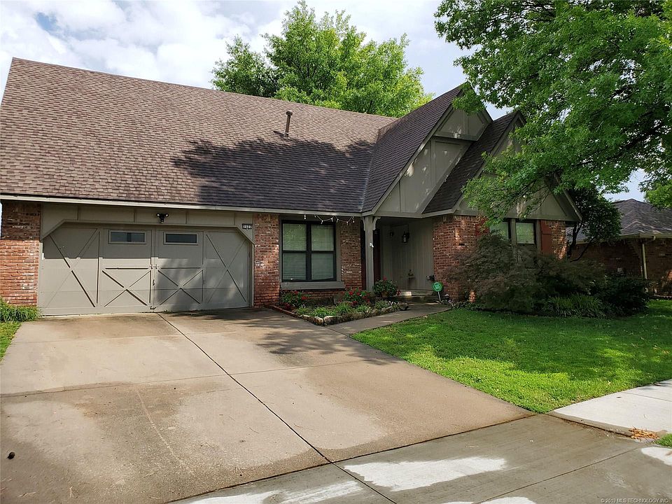 1st image of 2527 S 96th Ave E