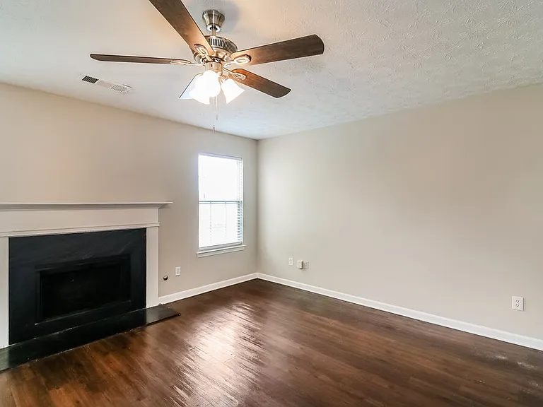 604 Mohawk Cir — Photo 11
