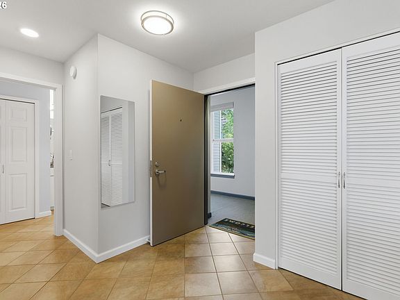 4th image of 1616 S Harbor Way Unit 502