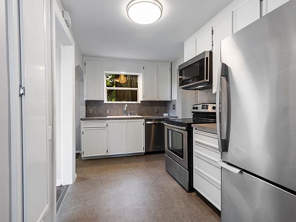 4th image of 3814 46th Ave NE