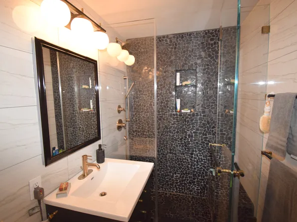 75 Henry Street image 8 of 10