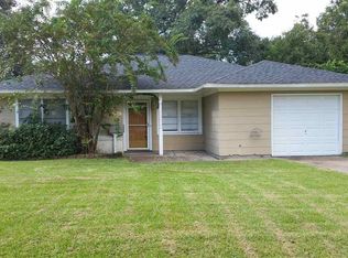 5311 Garfield Ave, Groves, TX 77619