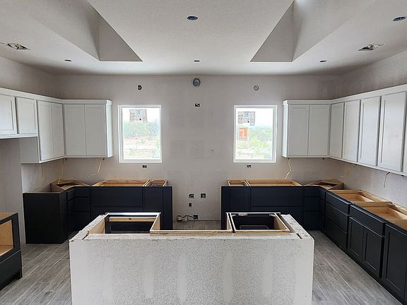 5th image of 129 Rayner Pl
