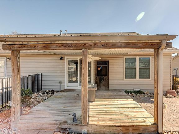 3rd image of 10916 Kentfield Dr