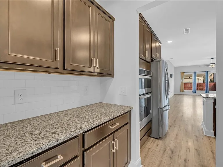 1121 Carlisle Pl — Photo 8