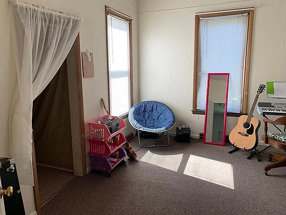 5th image of 311 Washington St #2