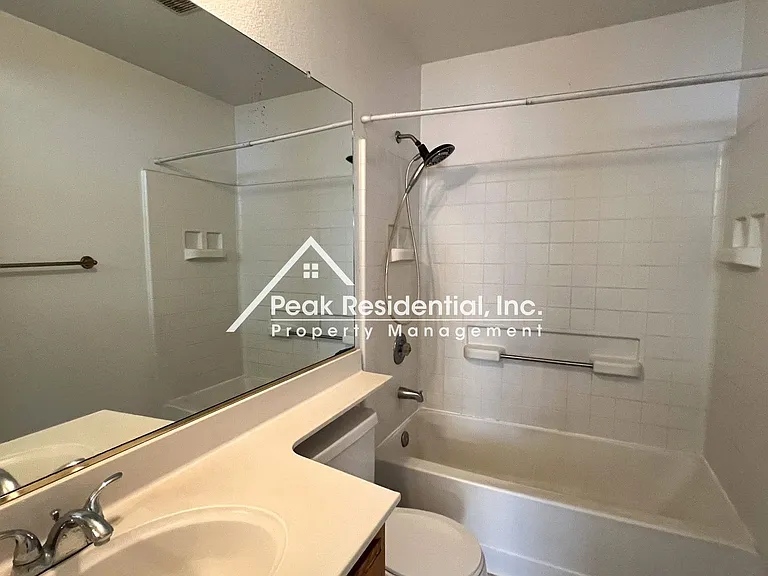 8274 Golden Park Ct — Photo 12