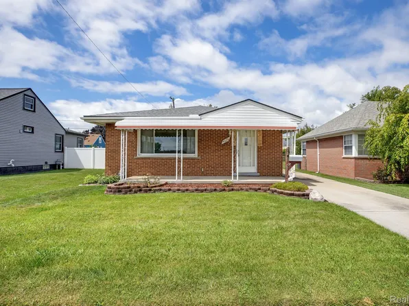 4076 16th St, Wyandotte, MI 48192