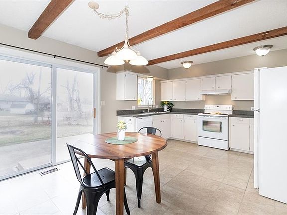 4th image of 503 Pacific Cir