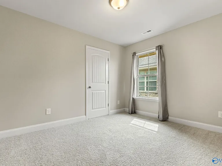 122 Ardsley Dr — Photo 33
