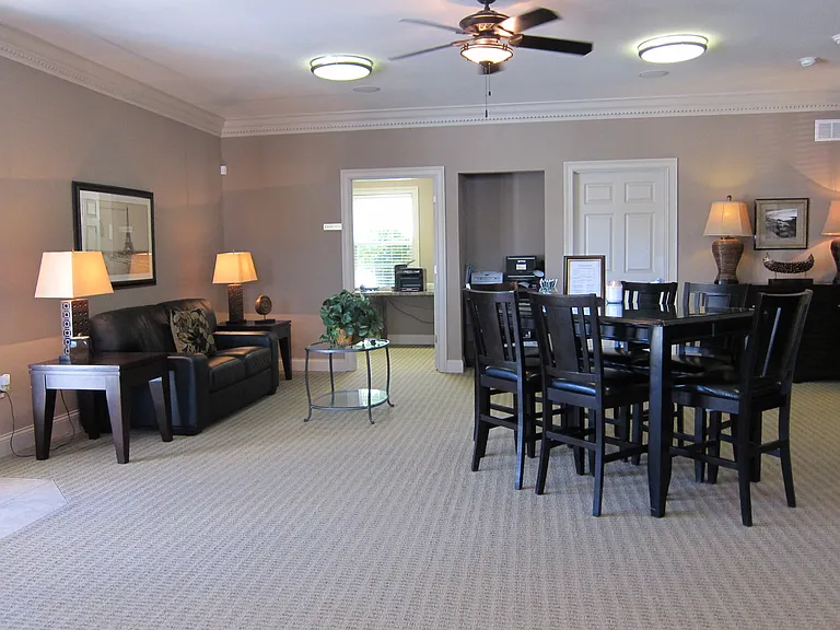 Reserve at Ft. Mitchell Apartments — Photo 7
