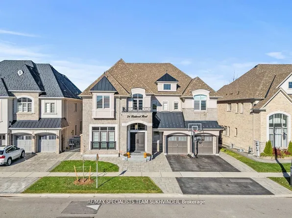 34 Burlwood Rd, Brampton, ON L6P 4E8