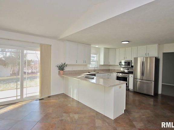 4th image of 5228 N Castleberry Dr