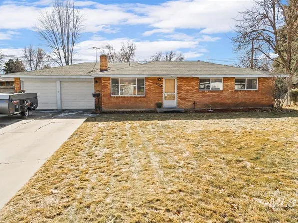 3008 N Ustick Cir, Boise, ID 83704