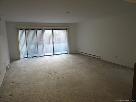 5th image of 2 Candlewood Dr