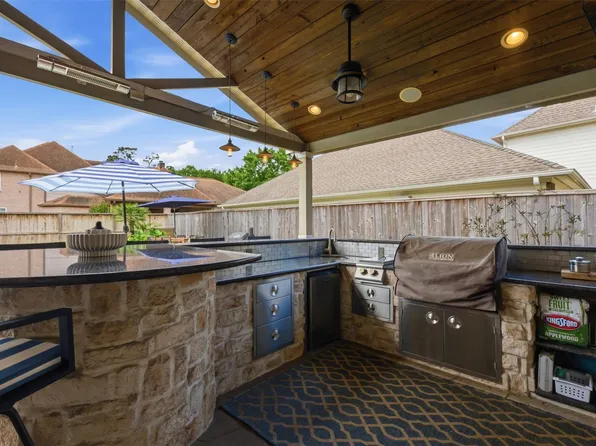 14707 Sandy Creek Dr, Houston, TX 77070