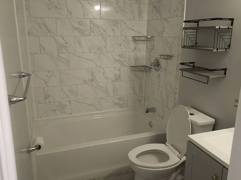 2141 Benson St #1 — Photo 7