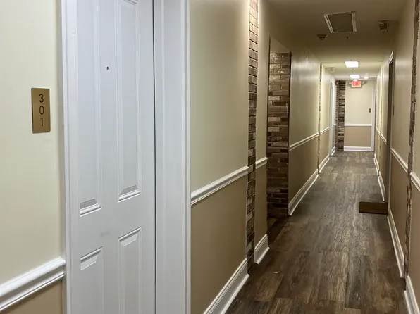 315 7th Street 301 image 3 of 15