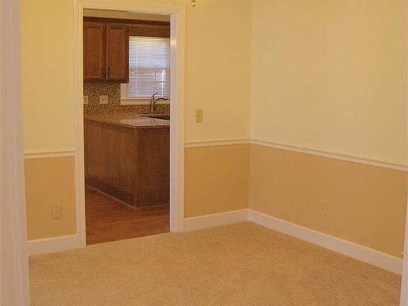 5th image of 13000 Murdock Pl SE