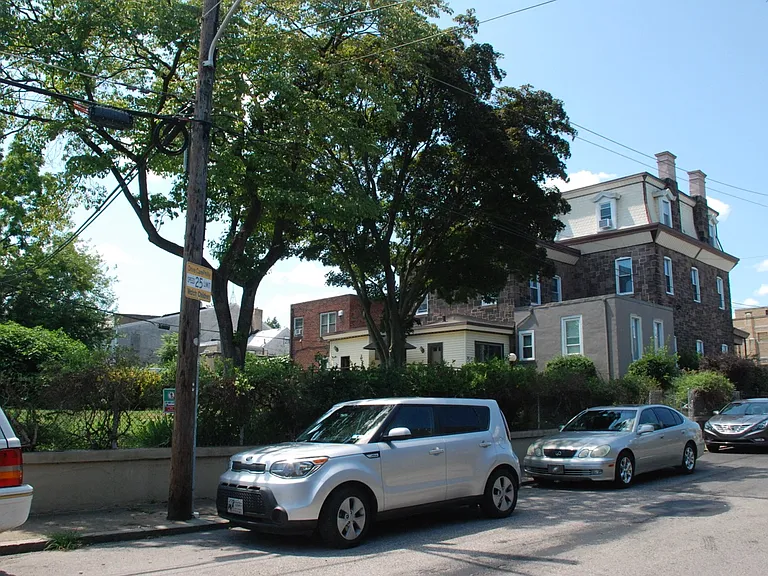 Parking on Stanwood Street