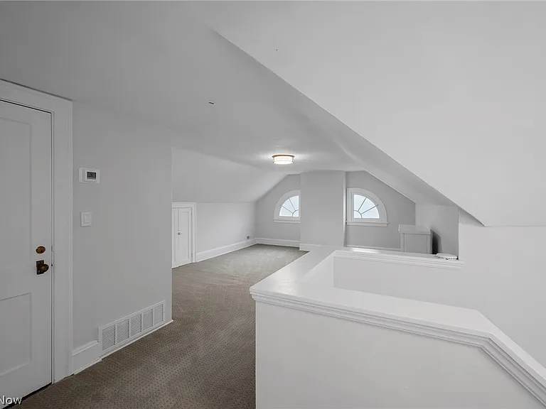 2924 Brighton Rd — Photo 24