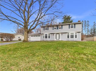 39 Wind Mill Rd, Pittsford, NY 14534