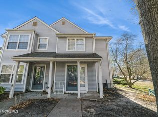 432 Hampton Ct #12-8, Englishtown, NJ 07726