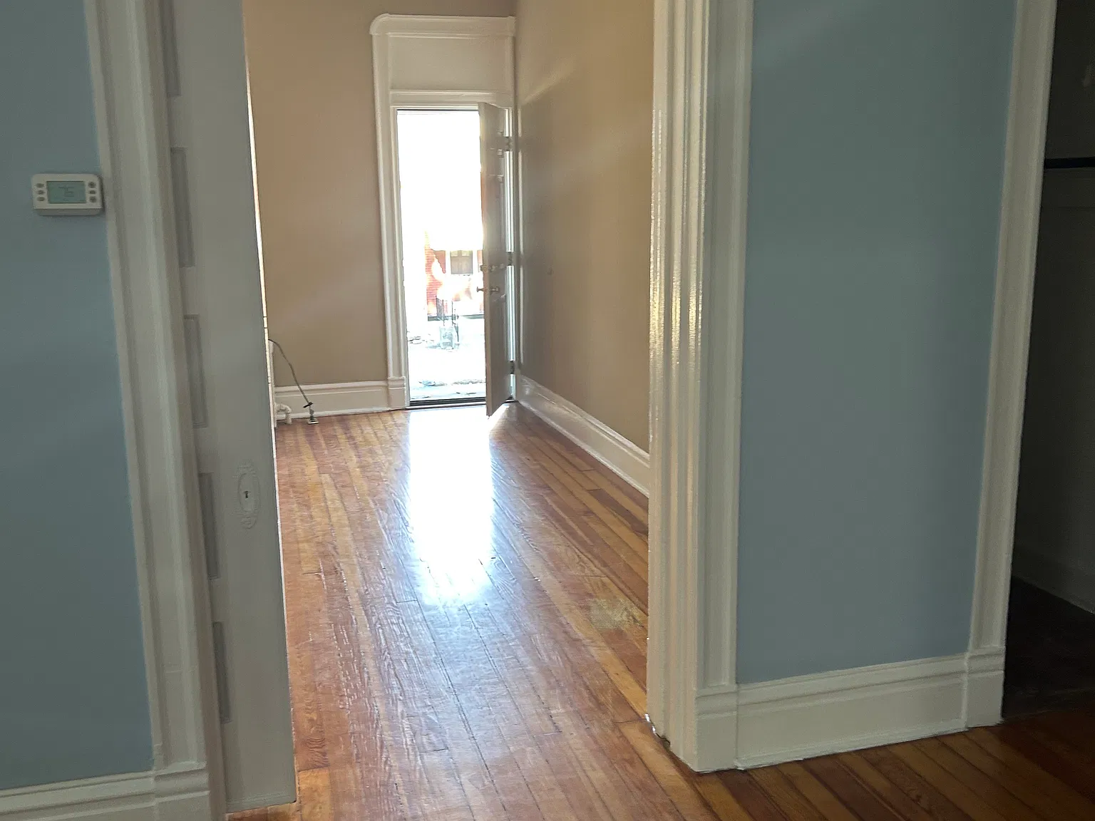 1 bed, 880 sqft, $1,150 — Photo 3