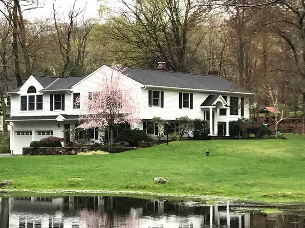 51 Continental Dr, Ridgefield, CT 06877