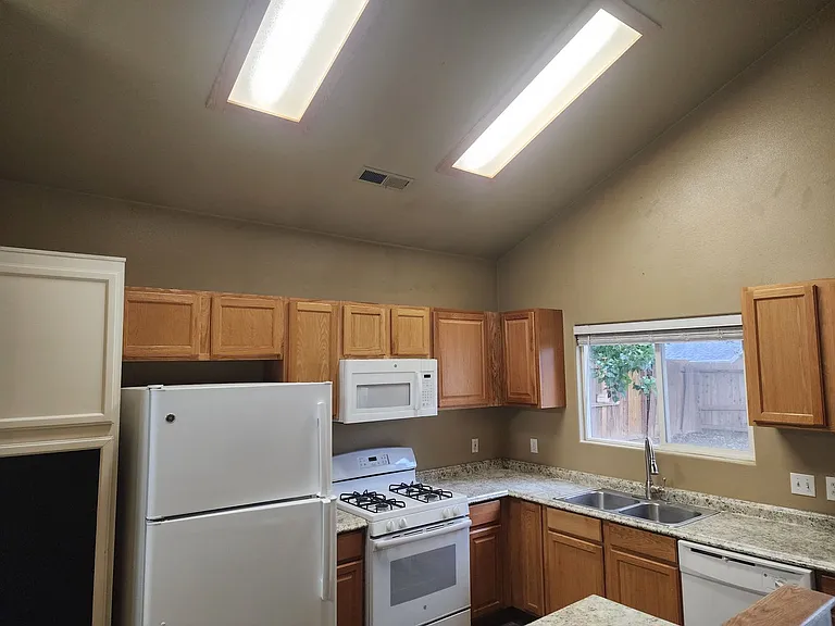 93 N 4000 W — Photo 16