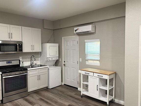 3rd image of 10988 Sumac Ct
