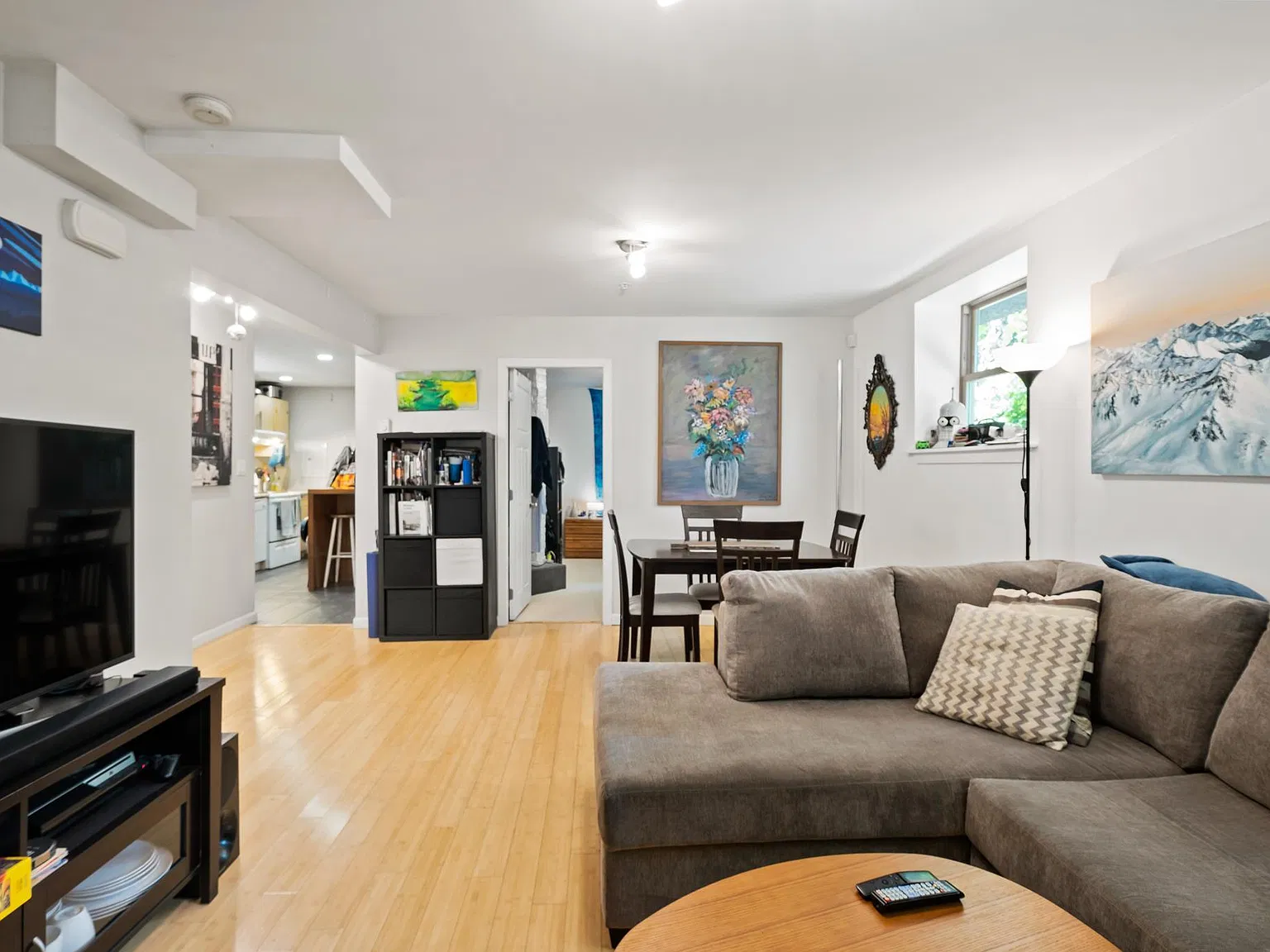 3 bed, 800 sqft, $2,950 — Photo 1