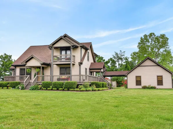 426 Watt Nolen Rd, Cottontown, TN 37048