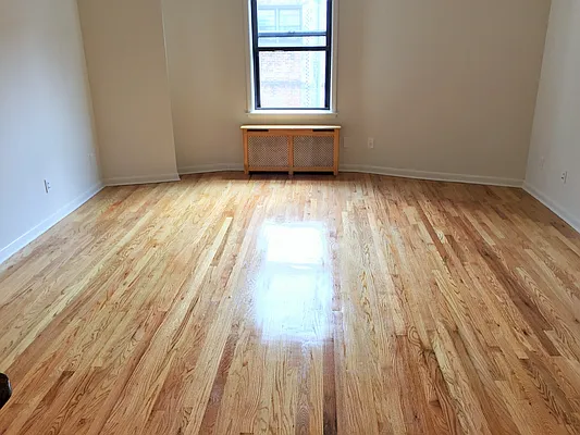 Rented by Joe Gotham LTD | media 18