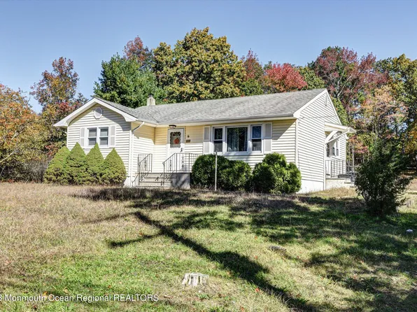 6 County Road 520, Englishtown, NJ 07726