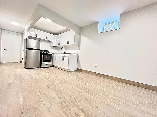 222 E 53rd St #2 Photo 1 222 E 53rd St #2 Photo 1