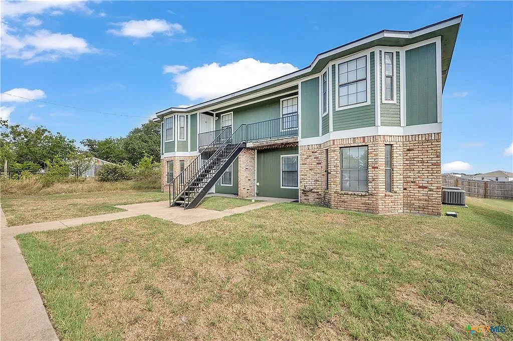 Building Photo - 1803 Pontotoc Trce #C