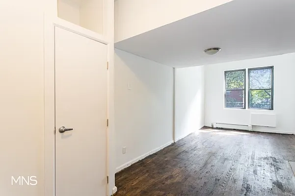 Rented by MNS Marketing | media 32