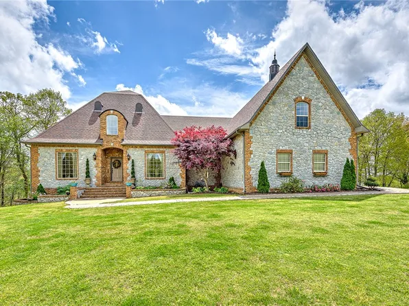 17793 Bluffview Dr, Springdale, AR 72764