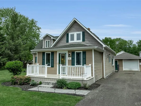 21 Middlesex Rd, Orchard Park, NY 14127