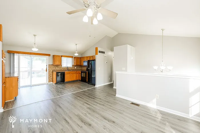 3201 Shallow Creek Cir — Photo 5