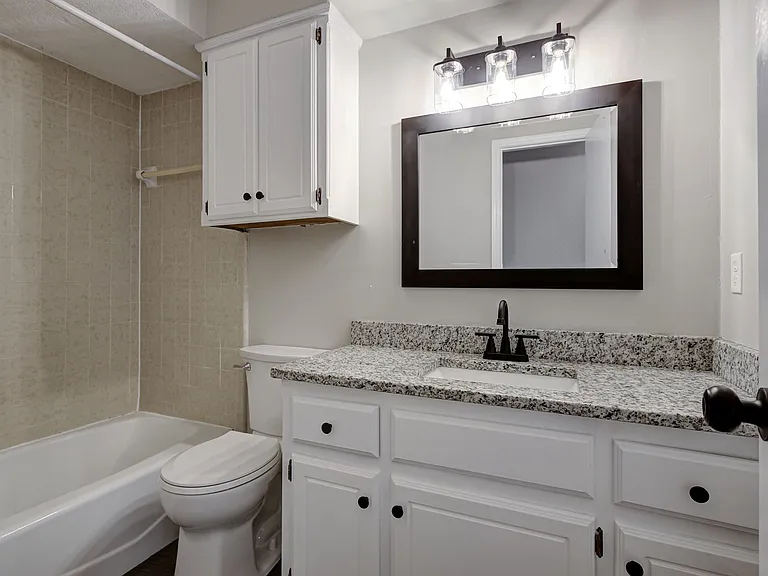 605 Springwood St — Photo 20