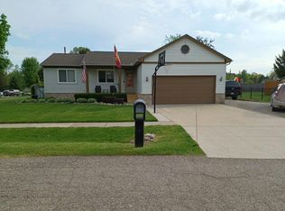 568 Allison Dr, Almont, MI 48003