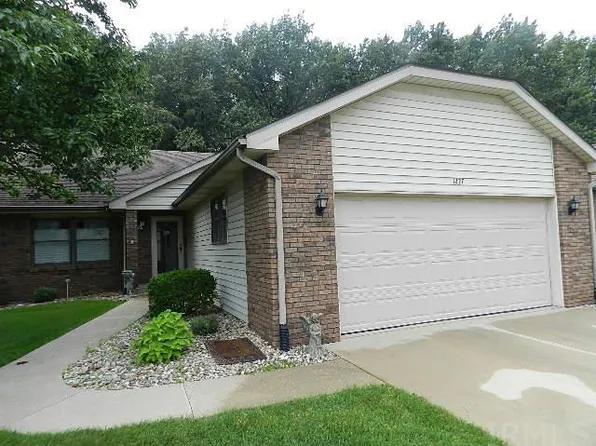 1227 Lakewood Hills Dr, Warsaw, IN 46580