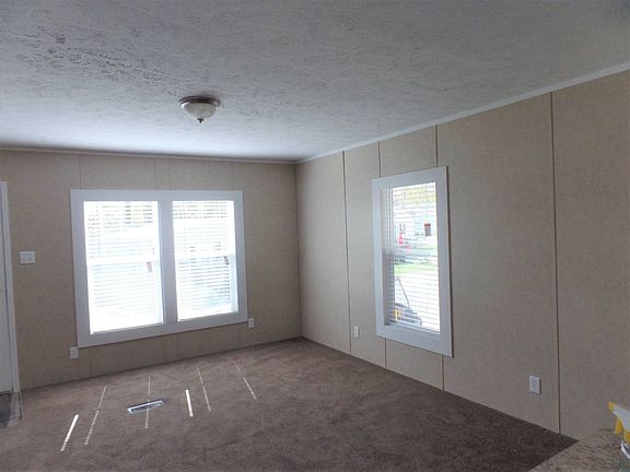 4th image of 398 Bayhead Dr