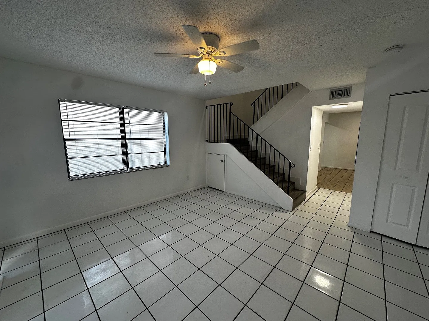 2436 NW 52nd Ave. - 2436 NW 52nd Ave. — Photo 2