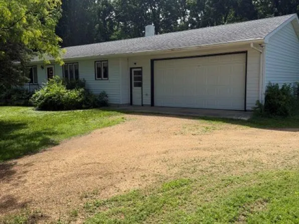 52621 Valley View Cir, North Mankato, MN 56003