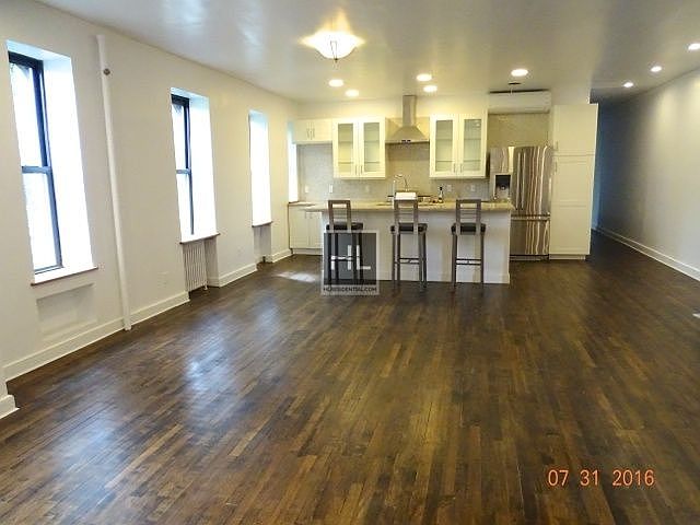 1st image of 189 8th Ave APT 4C
